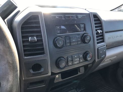 Used 2018 Ford F250 XL w/ Power Equipment Group RWD image 8