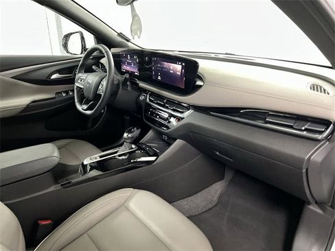 Certified 2024 Buick Envista Avenir image 28