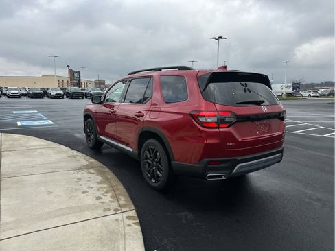 New 2025 Honda Pilot Touring image 6