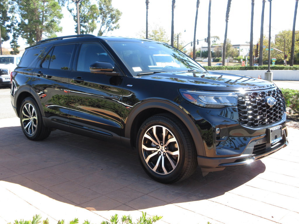 Used 2026 Ford Explorer ST-Line w/ Premium Package RWD image 7