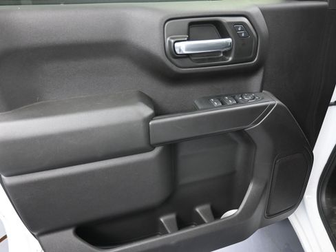 Used 2024 Chevrolet Silverado 1500 Custom Trail Boss w/ LPO, Dark Essentials Package AWD/4WD image 13