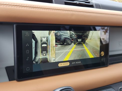 Certified 2024 Land Rover Defender 110 X-Dynamic SE image 24