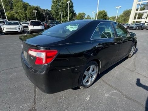 Used 2014 Toyota Camry SE FWD image 5