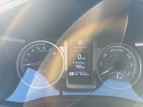 Used 2022 Toyota Tacoma Limited image 22