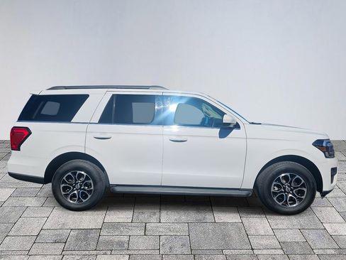 Used 2022 Ford Expedition XLT image 8