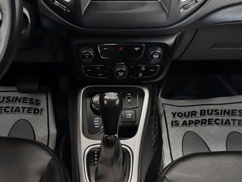 Used 2019 Jeep Compass Latitude w/ Popular Equipment Group AWD/4WD image 17