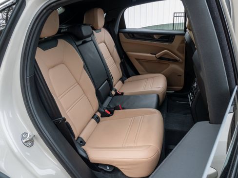 Certified 2024 Porsche Cayenne S w/ Premium Package Plus (PP1) image 41