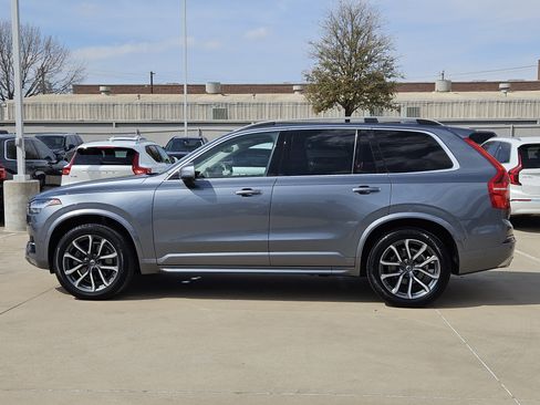 Used 2018 Volvo XC90 T6 Momentum w/ Convenience Package image 3