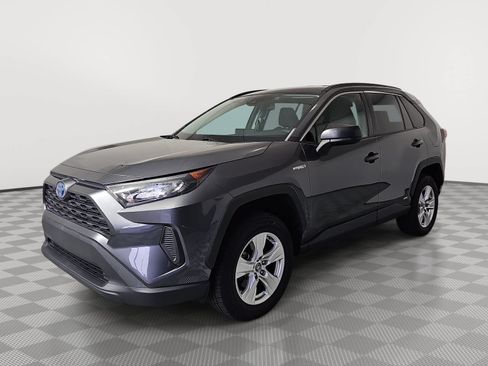 Used 2021 Toyota RAV4 LE AWD/4WD image 4
