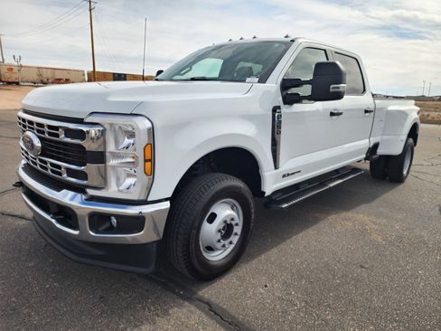 Used 2026 Ford F350 XLT image 3