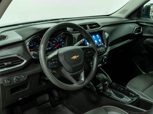 Certified 2023 Chevrolet TrailBlazer LT w/ Convenience Package FWD image 35