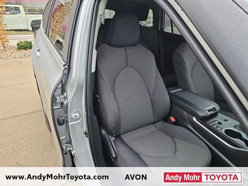 Used 2023 Toyota Highlander LE image 36