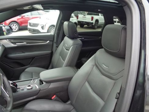Certified 2023 Cadillac XT5 Sportv w/ Technology Package AWD/4WD image 14