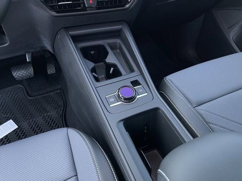 New 2025 Volkswagen Tiguan SE image 17