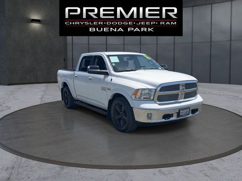 Used 2018 RAM 1500 SLT RWD image 2