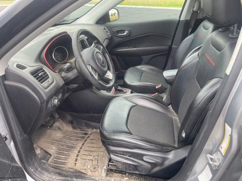 Used 2020 Jeep Compass Trailhawk AWD/4WD image 15