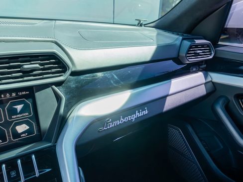 Used 2019 Lamborghini Urus AWD/4WD image 59