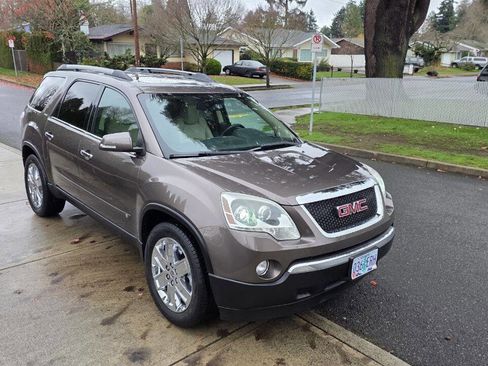 Used 2010 GMC Acadia SLT image 3