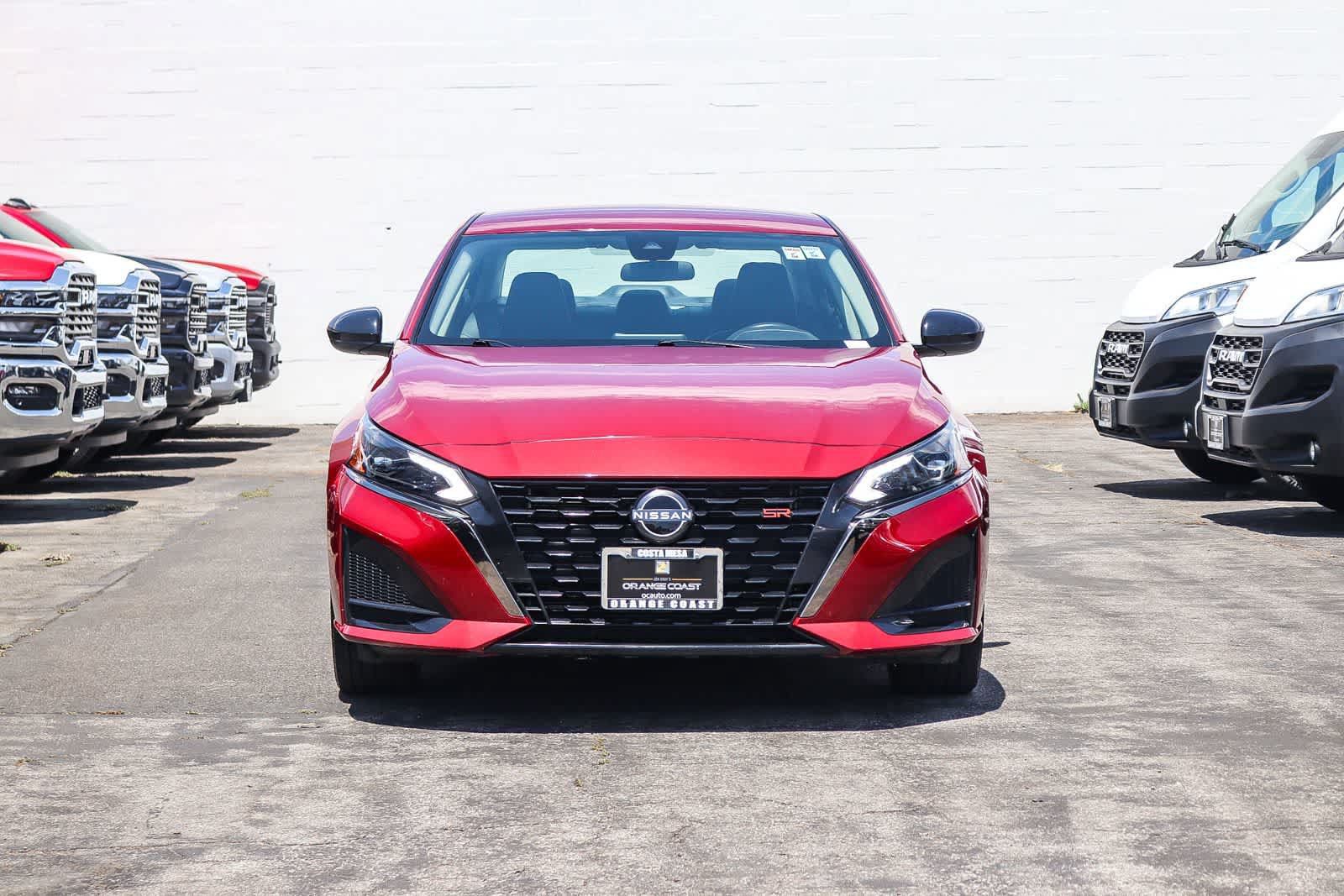 Used 2024 Nissan Altima 2.5 SR FWD image 2