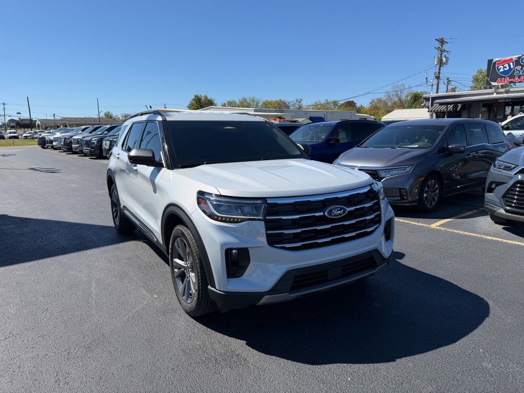 Used 2025 Ford Explorer Active w/ Active Comfort Package AWD/4WD image 1
