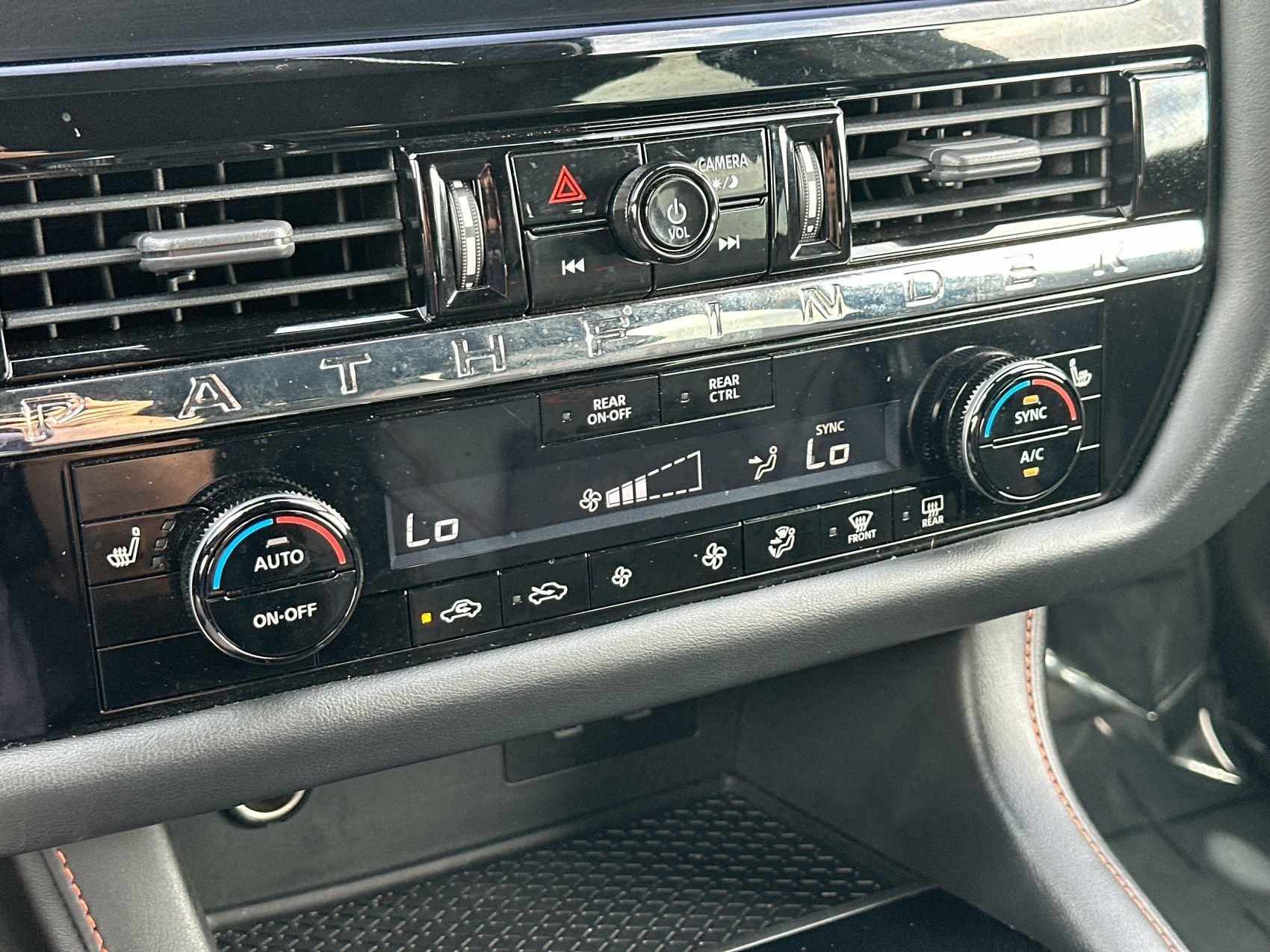Used 2026 Nissan Pathfinder Rock Creek AWD/4WD image 18