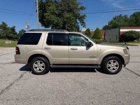 Used 2007 Ford Explorer XLT AWD/4WD image 4