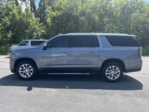 Used 2022 Chevrolet Suburban Premier AWD/4WD image 8