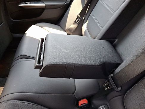 Used 2024 Mercedes-Benz C 300 4MATIC Sedan image 12