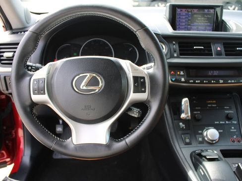 Used 2013 Lexus CT 200h w/ Premium Pkg w/Navigation image 12