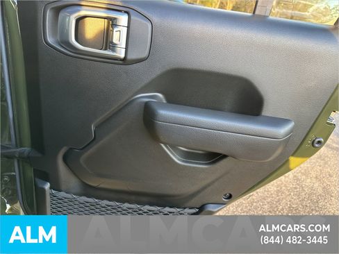 Used 2023 Jeep Gladiator Mojave w/ Cold Weather Group image 19