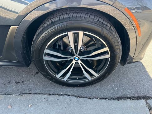 Used 2022 BMW X7 M50i image 12