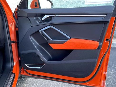 Used 2019 Audi Q3 2.0T Prestige w/ Prestige Package image 23