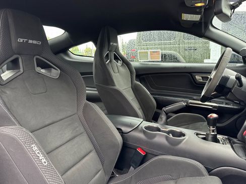 Used 2017 Ford Mustang Shelby GT350 image 30