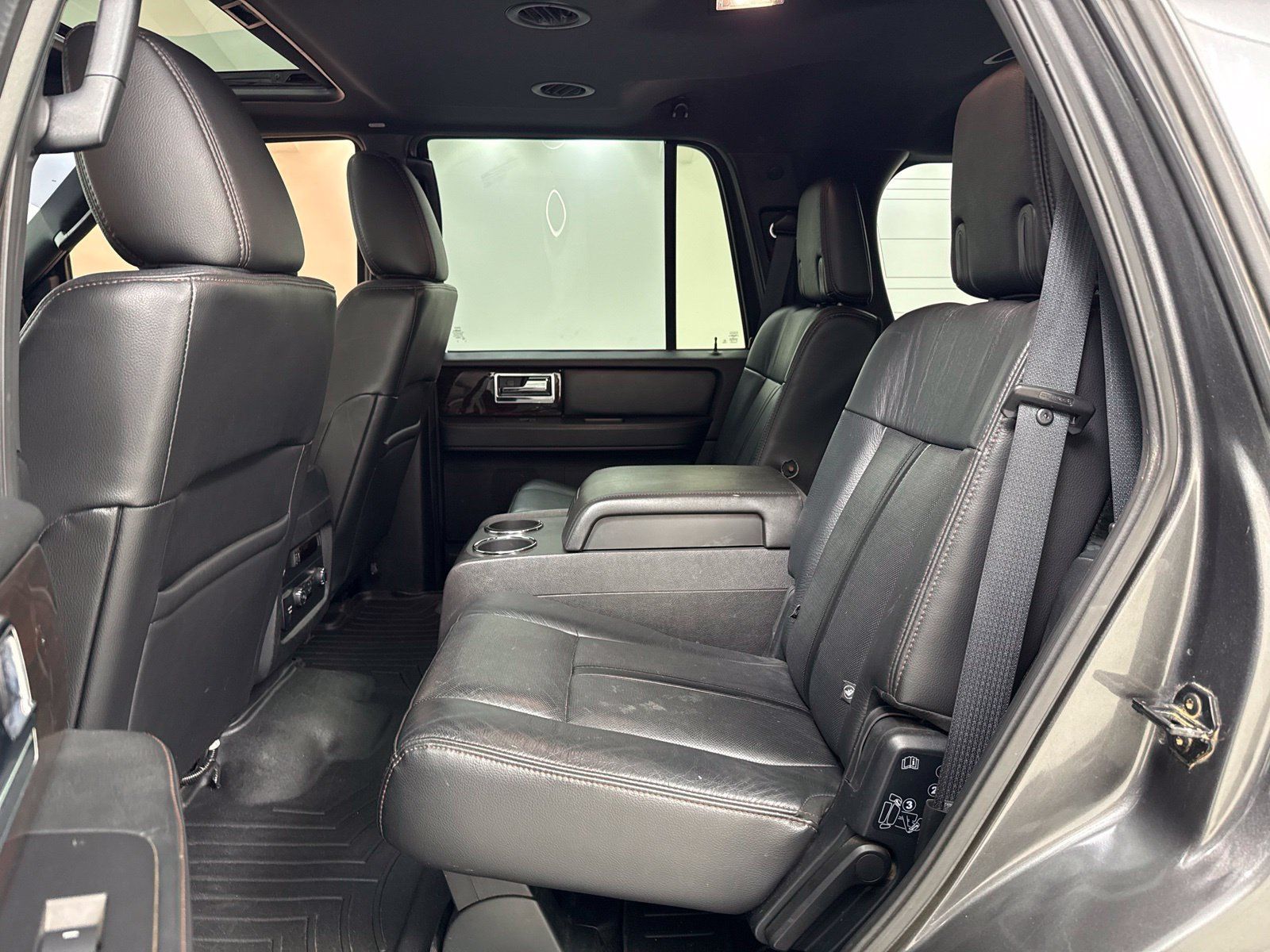 Used 2016 Lincoln Navigator Reserve AWD/4WD image 21