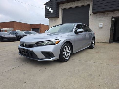 Used 2023 Honda Civic LX image 3