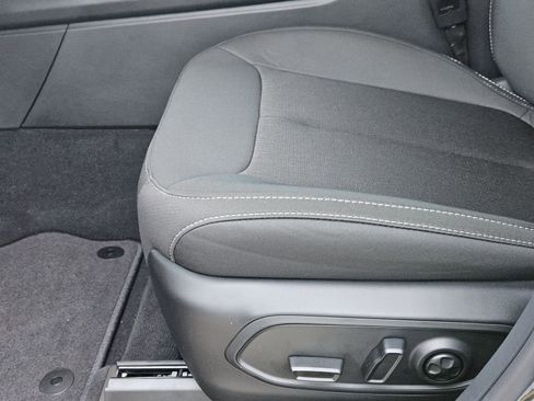 New 2025 Jeep Grand Cherokee L Laredo image 24