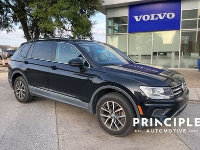 Used 2020 Volkswagen Tiguan SE w/ Panoramic Sunroof Package