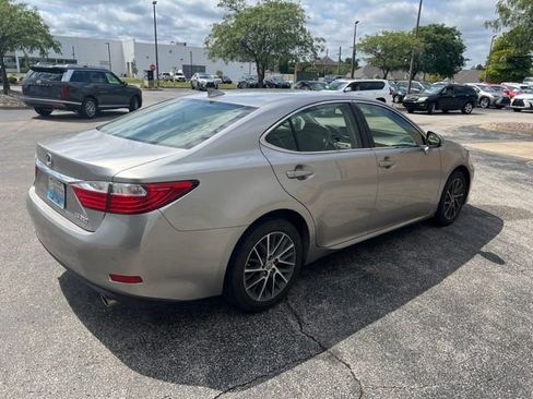 Used 2015 Lexus ES 350 w/ Luxury Package FWD image 3