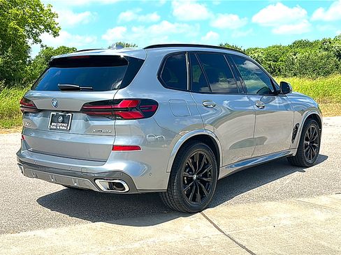 Used 2025 BMW X5 xDrive50e w/ M Sport Package AWD/4WD image 8