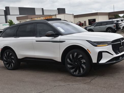 New 2026 Lincoln Nautilus Reserve AWD/4WD image 11
