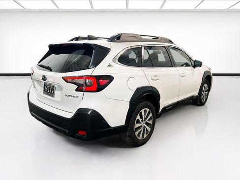 Used 2024 Subaru Outback Premium AWD/4WD image 4