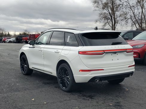 New 2026 Lincoln Corsair Premiere image 3