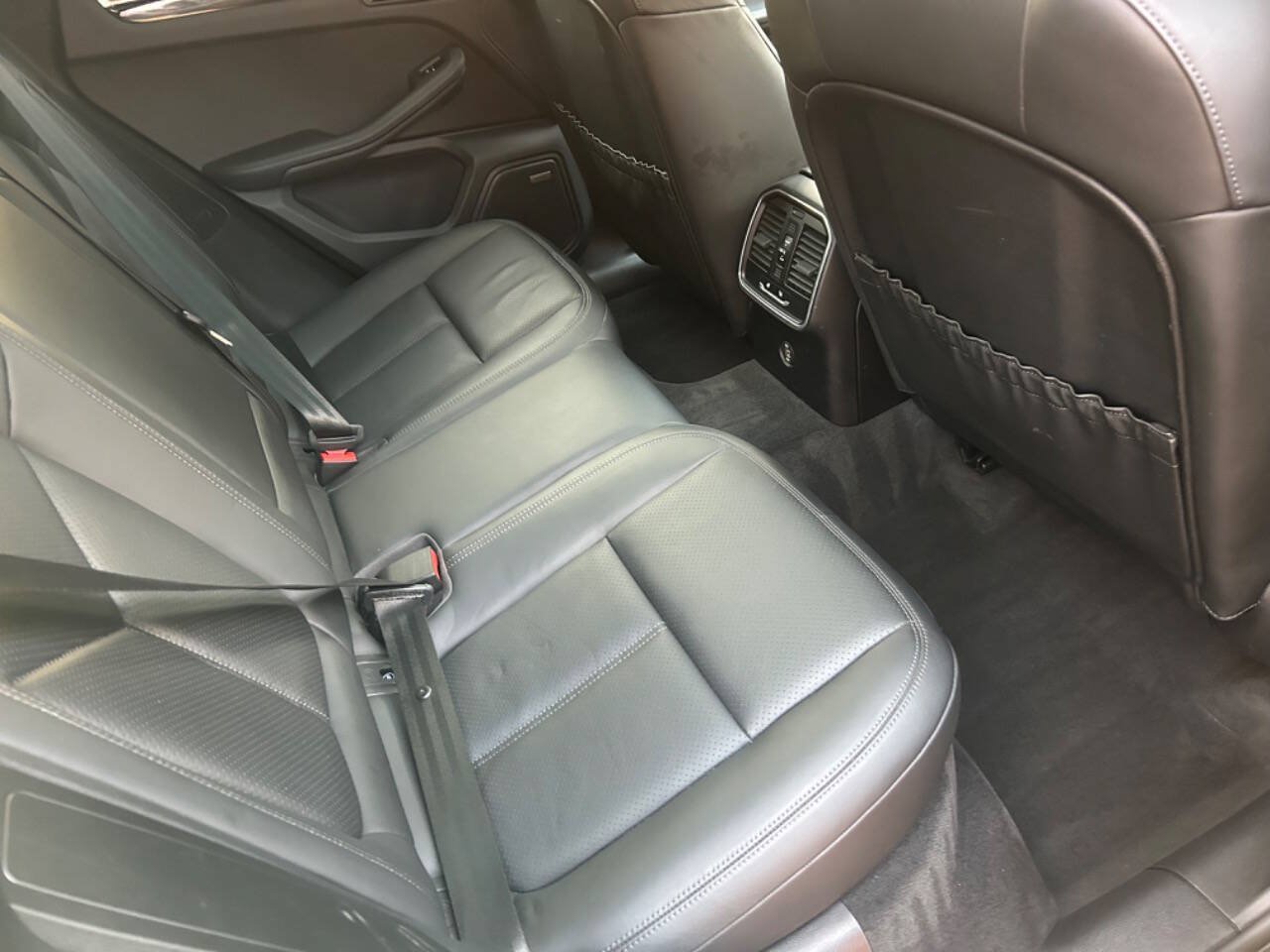 Used 2019 Porsche Macan AWD/4WD image 17