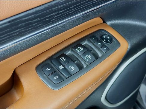 Used 2021 Jeep Grand Cherokee Summit w/ Platinum Series Group AWD/4WD image 18
