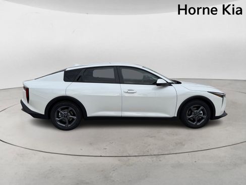 New 2026 Kia K4 LXS image 3