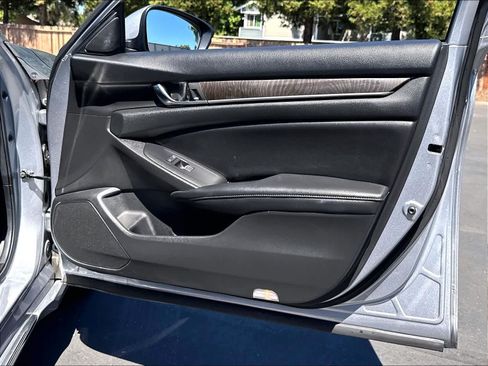 Used 2019 Honda Accord Touring image 24