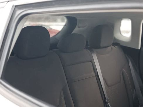 Used 2018 Jeep Compass Sport w/ Tech Group image 11