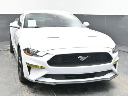 Used 2020 Ford Mustang Premium image 2