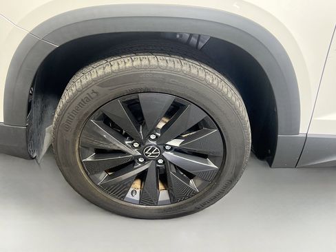 Used 2022 Volkswagen Taos S image 11