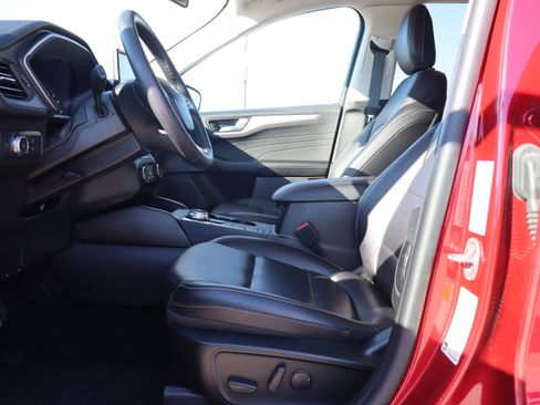 Used 2022 Ford Escape SEL image 9